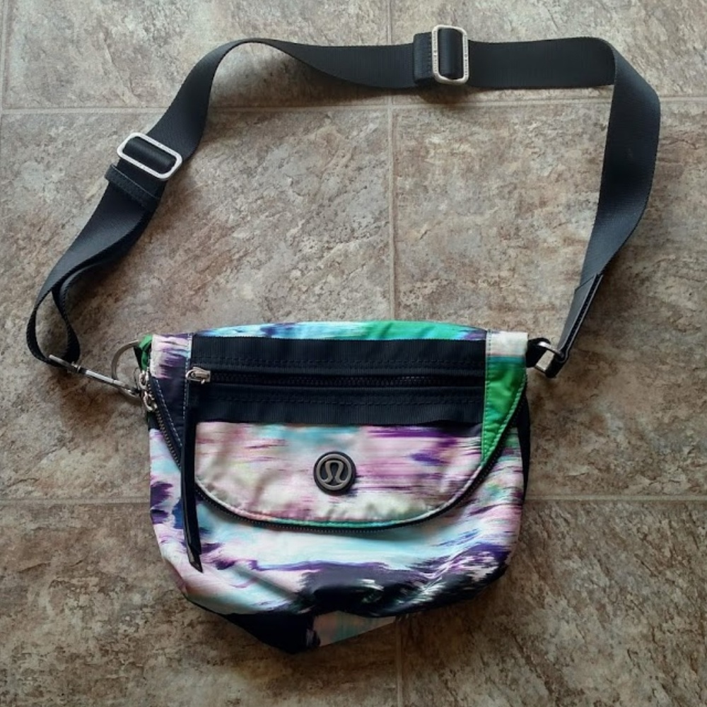 Lululemon Festival Bag Pigment Wind Dragonfly